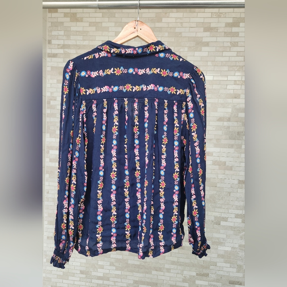Women's Navy Floral Button-Front Blouse - Picture 5 of 7